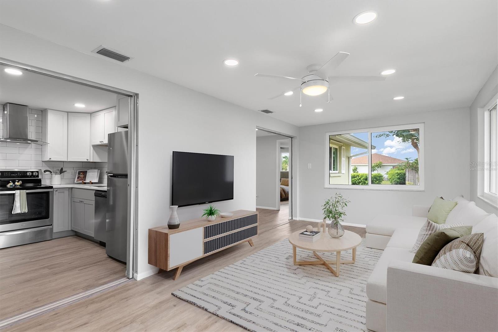 Listing Image #11