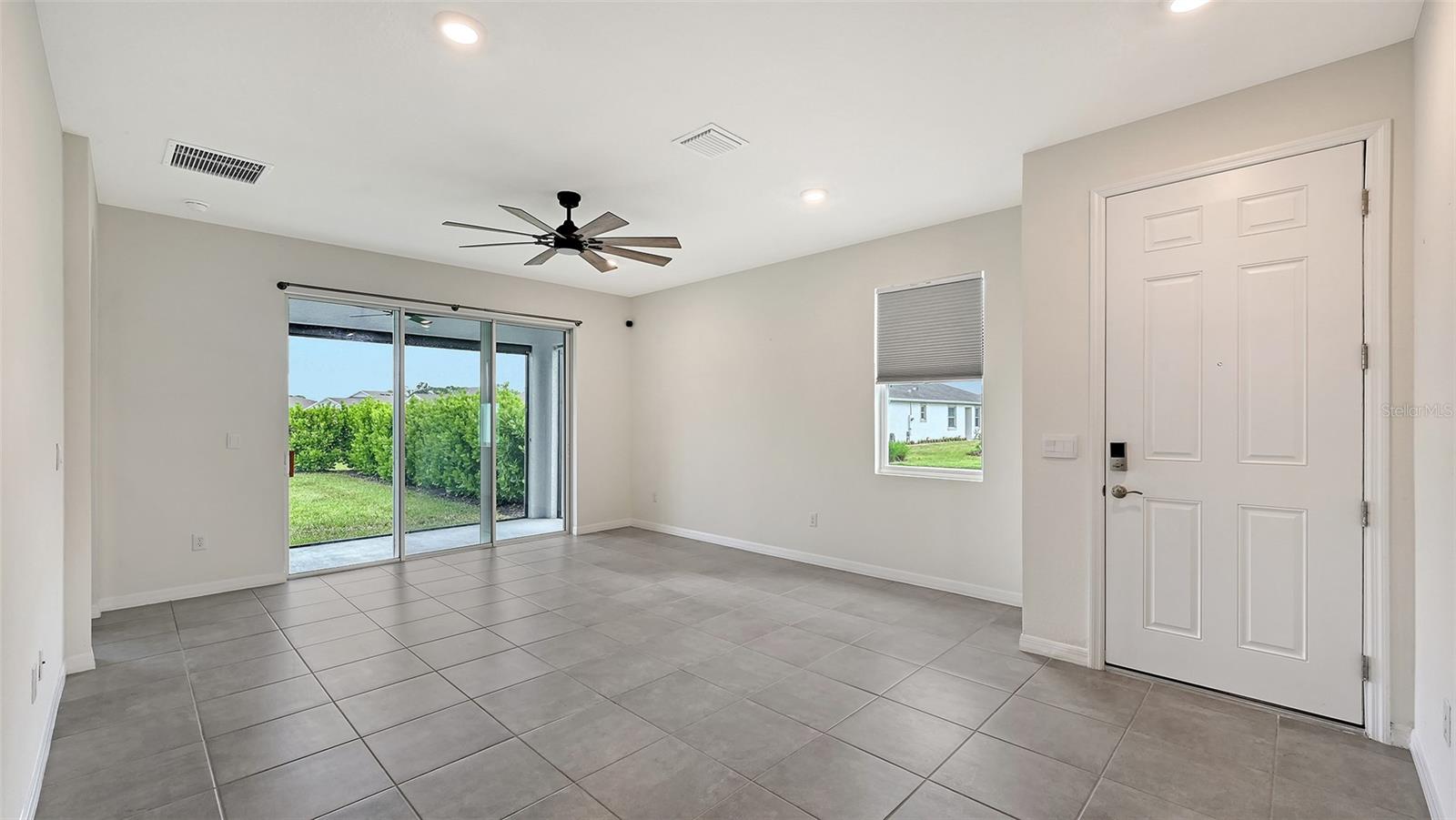Listing Image #7