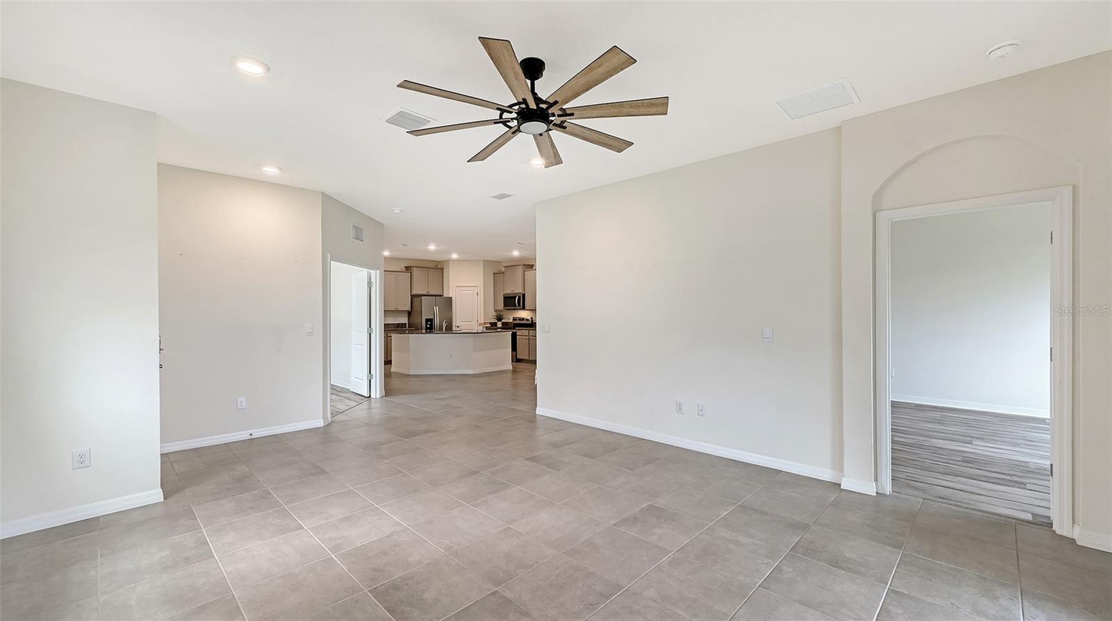 Listing Image #11
