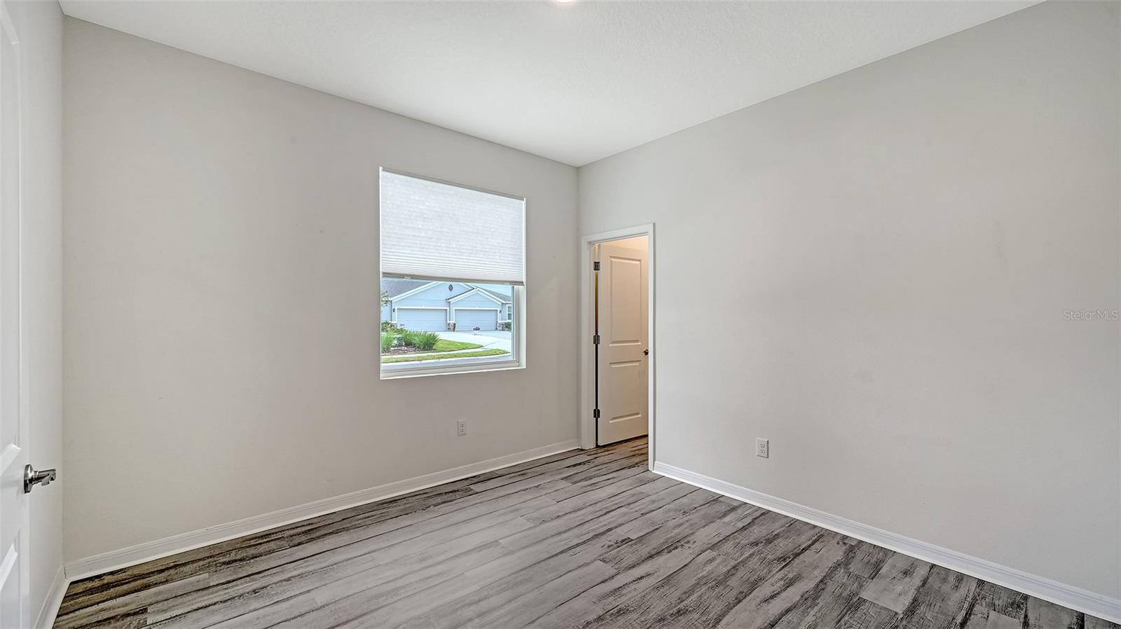 Listing Image #23