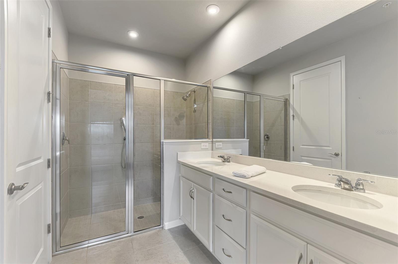 Listing Image #11