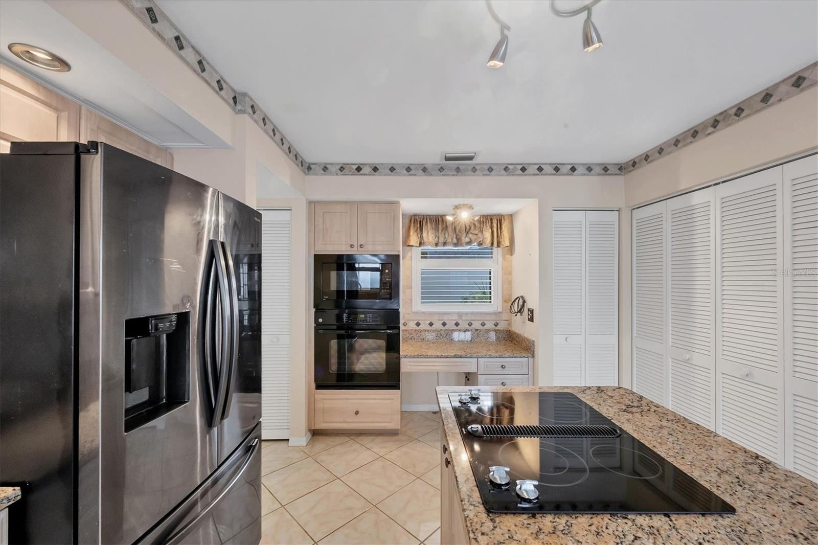 Listing Image #9