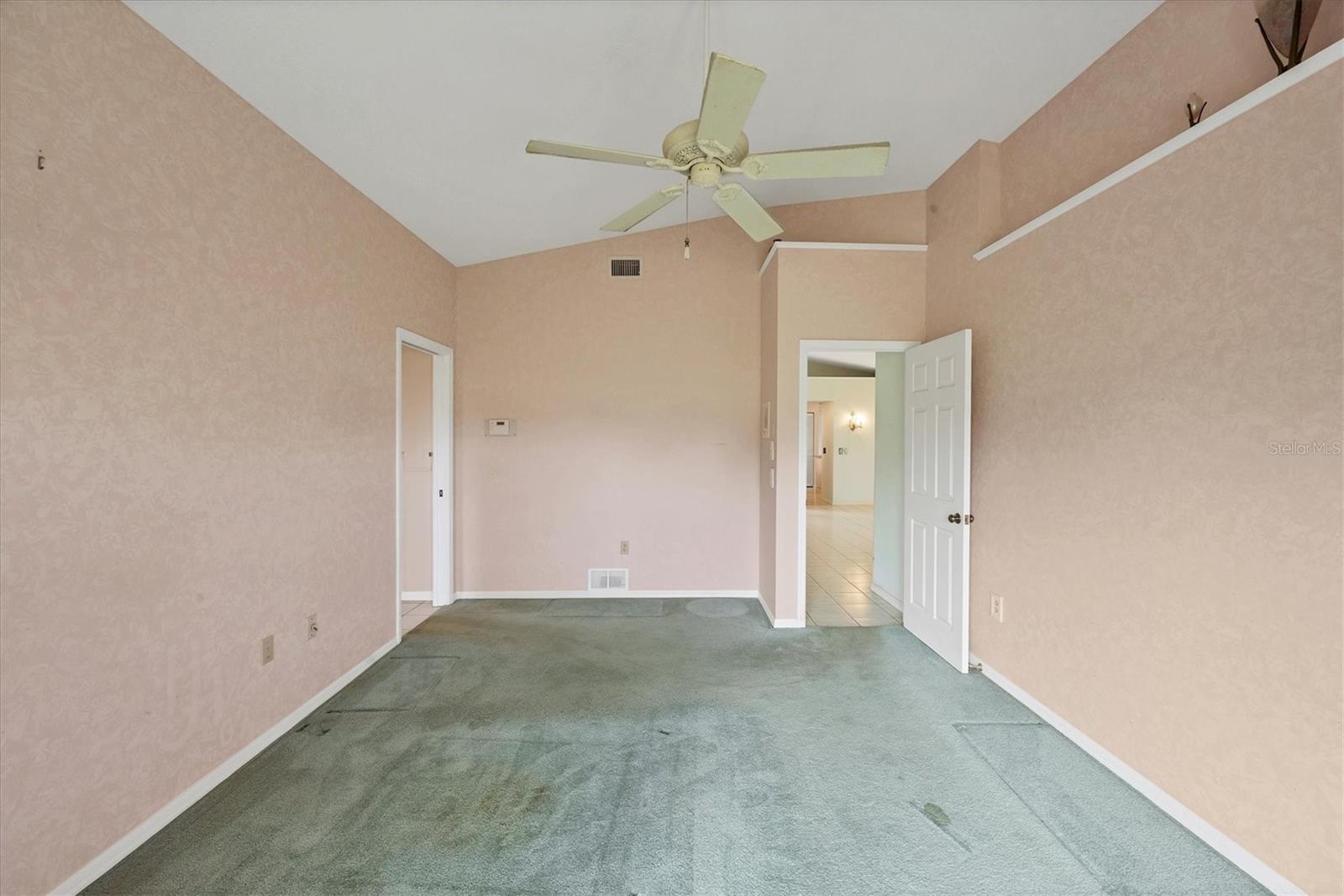 Listing Image #13