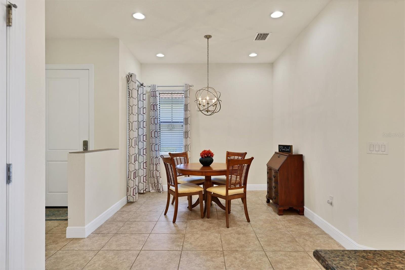 Listing Image #7