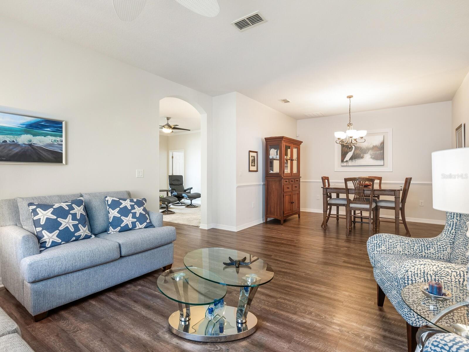 Listing Image #6