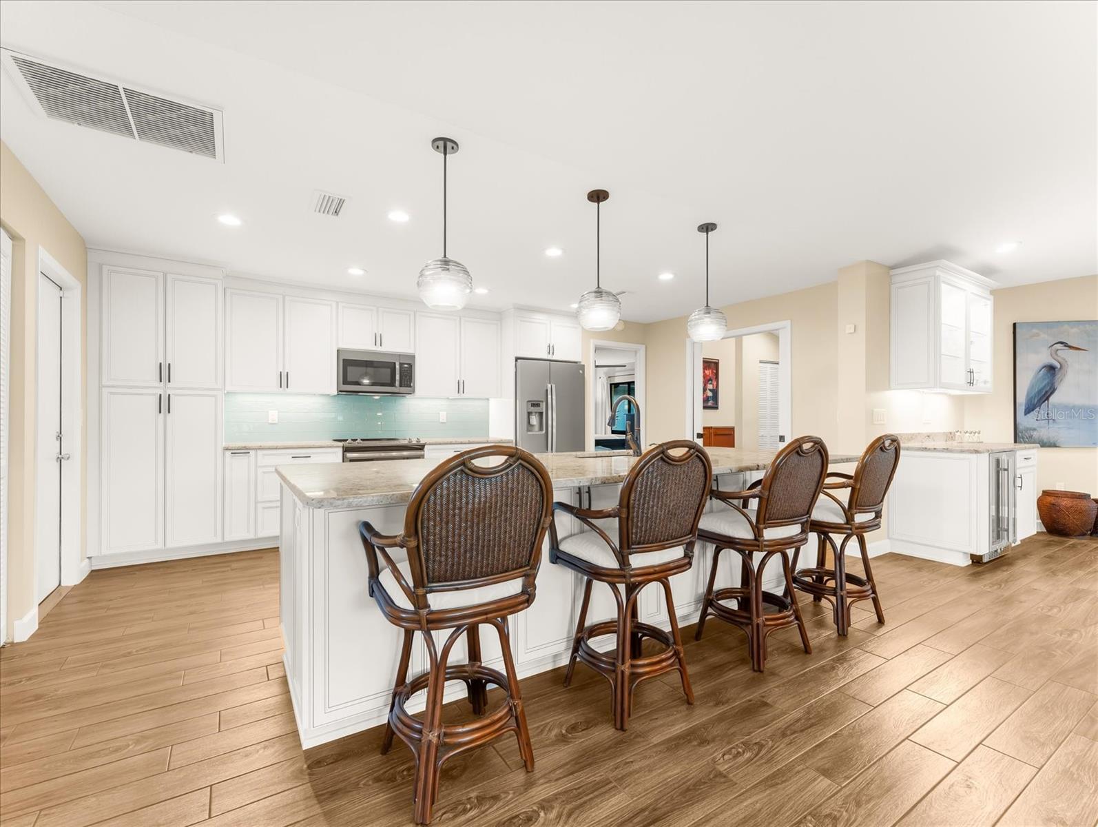 Listing Image #3