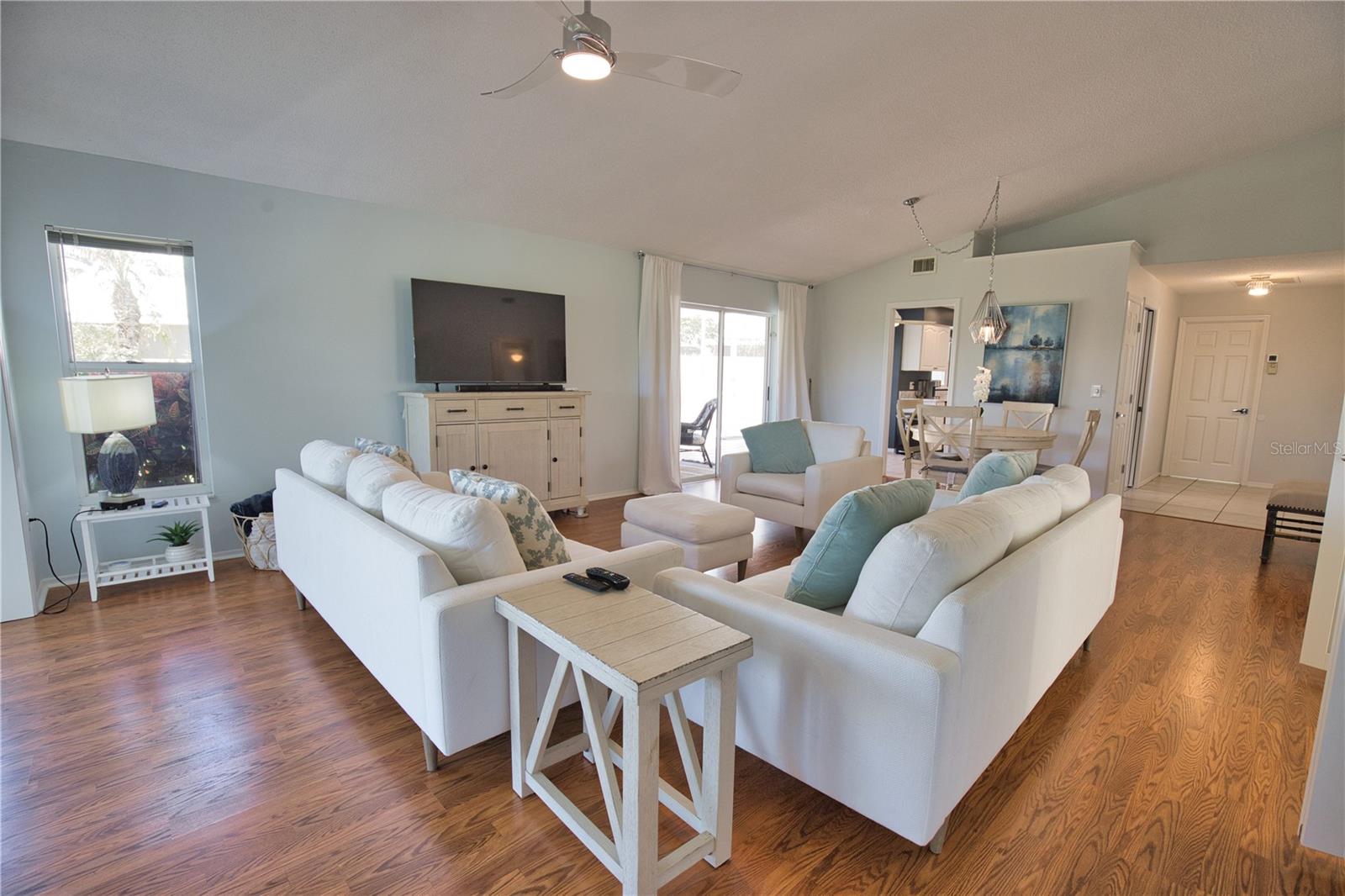 Listing Image #12