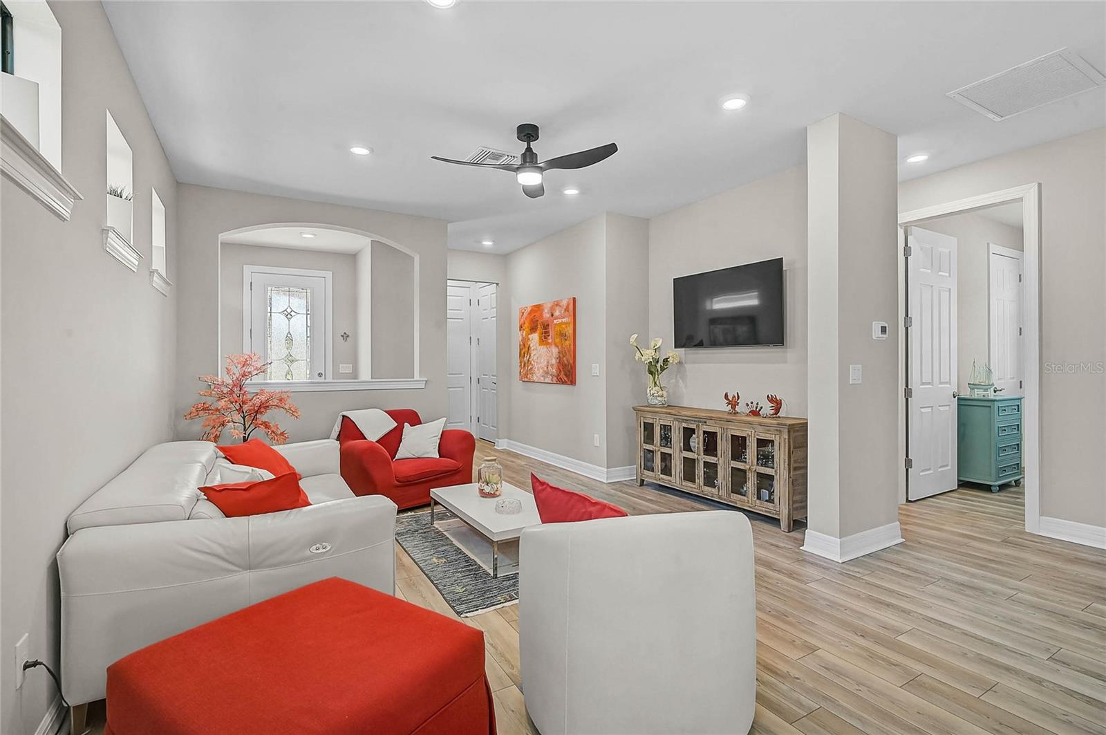 Listing Image #3