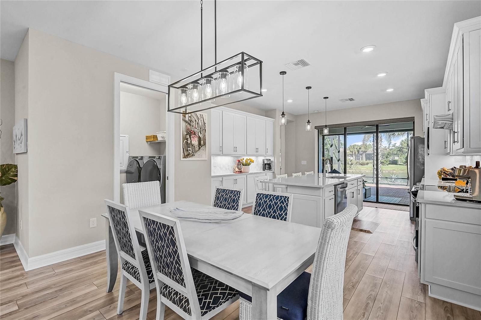 Listing Image #7