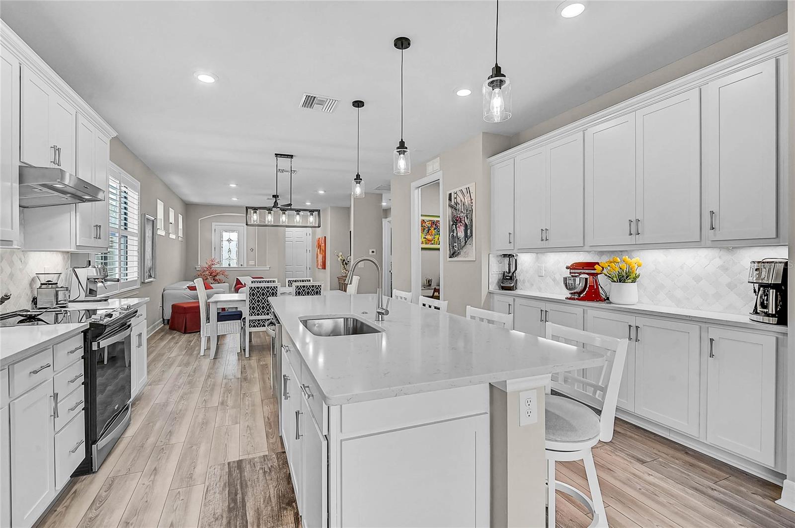 Listing Image #10