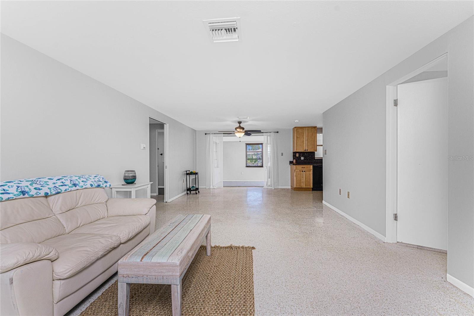 Listing Image #3