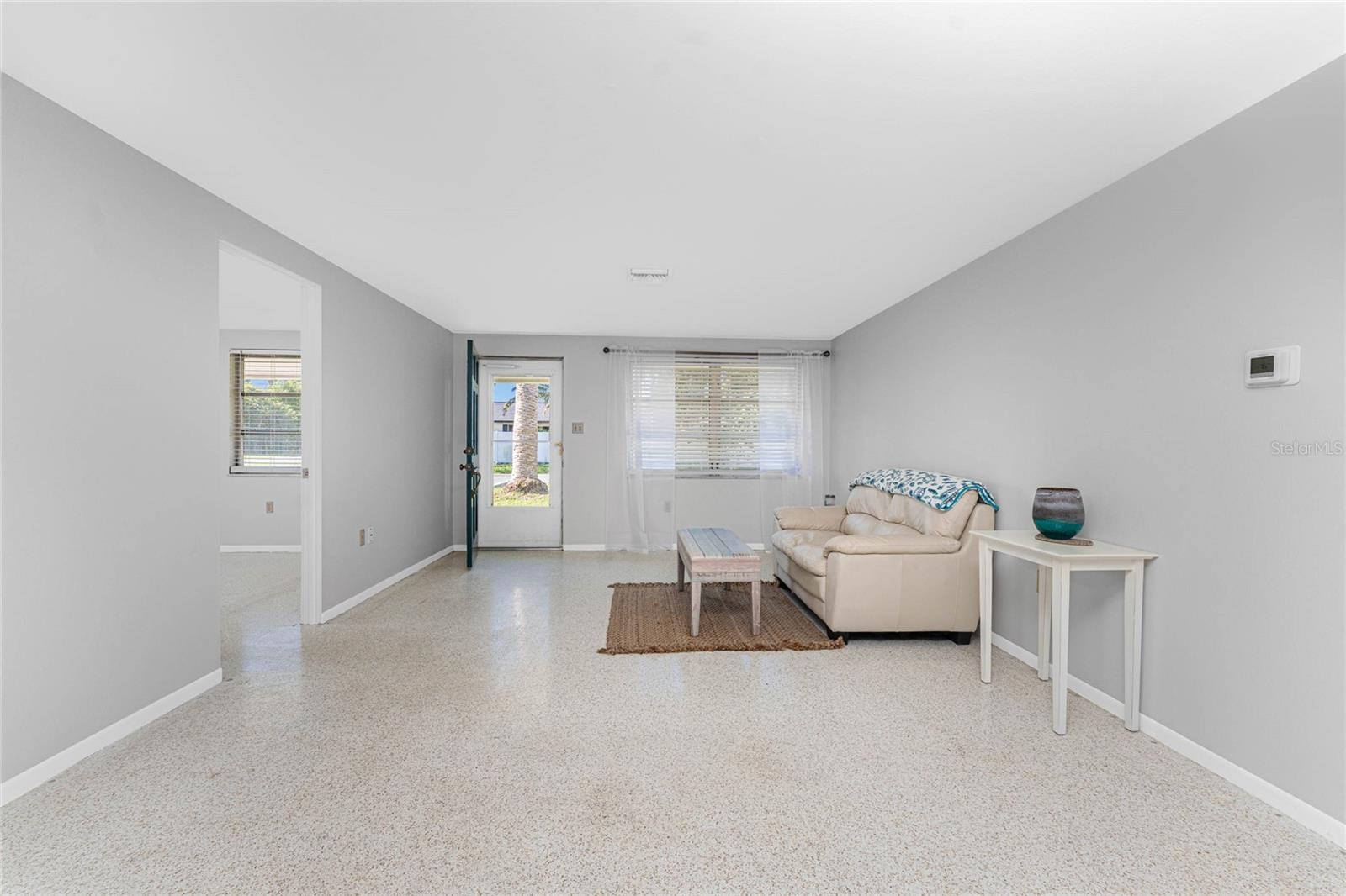 Listing Image #4