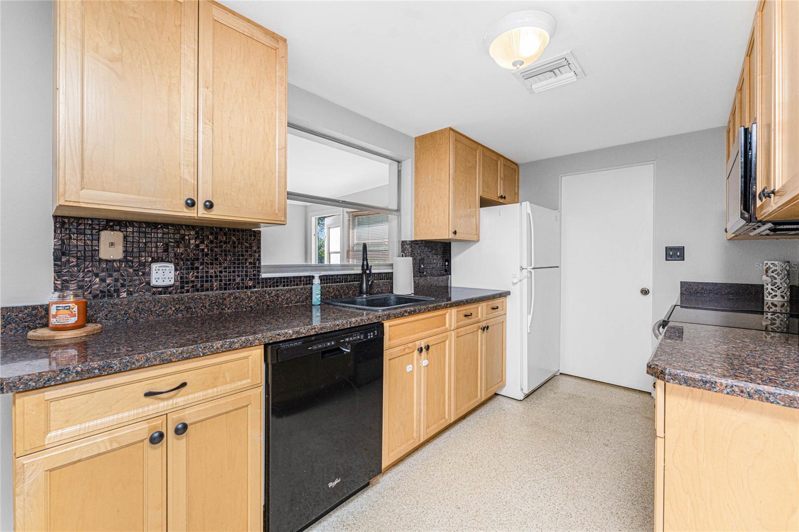 Listing Image #5