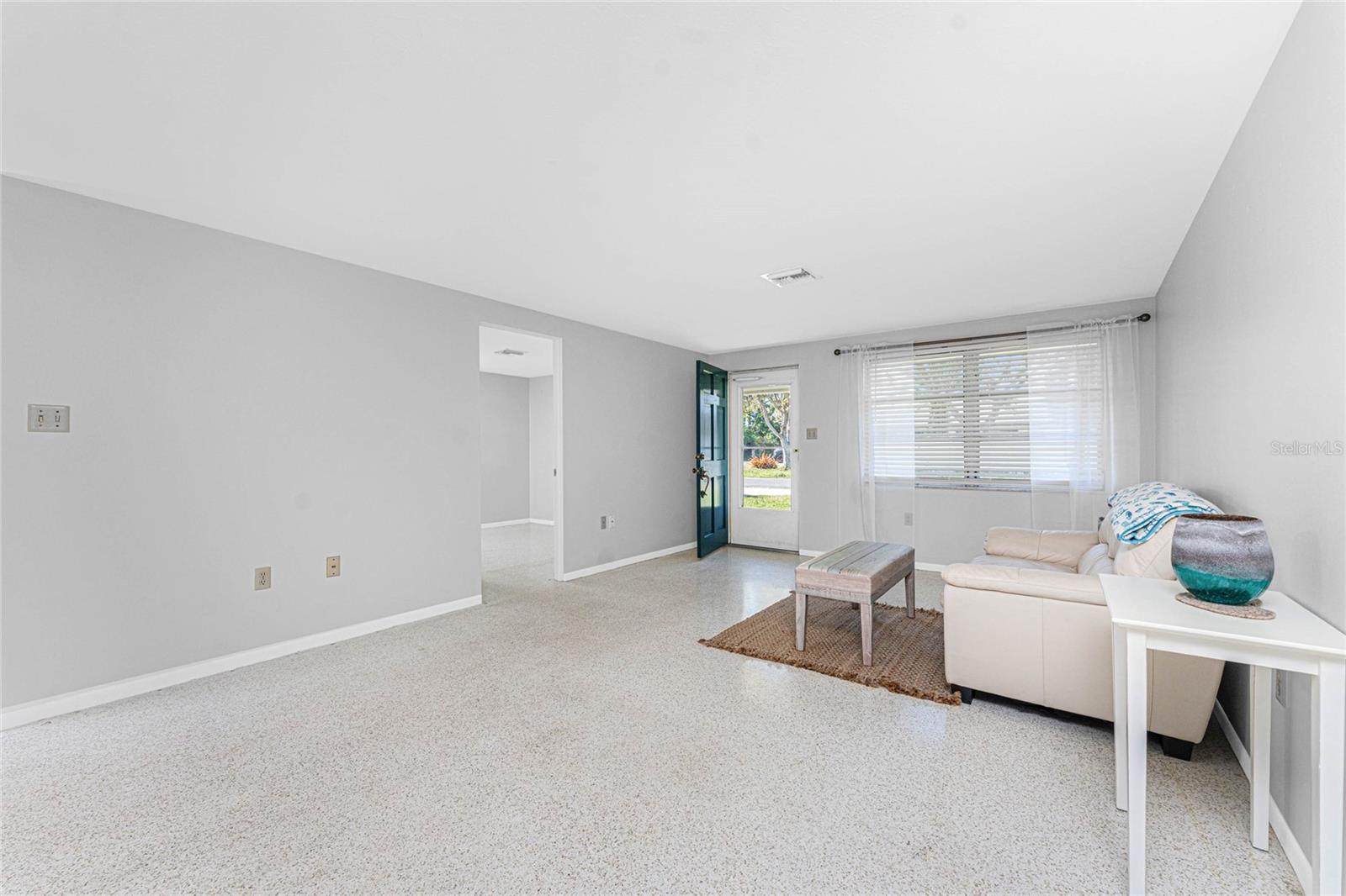 Listing Image #8