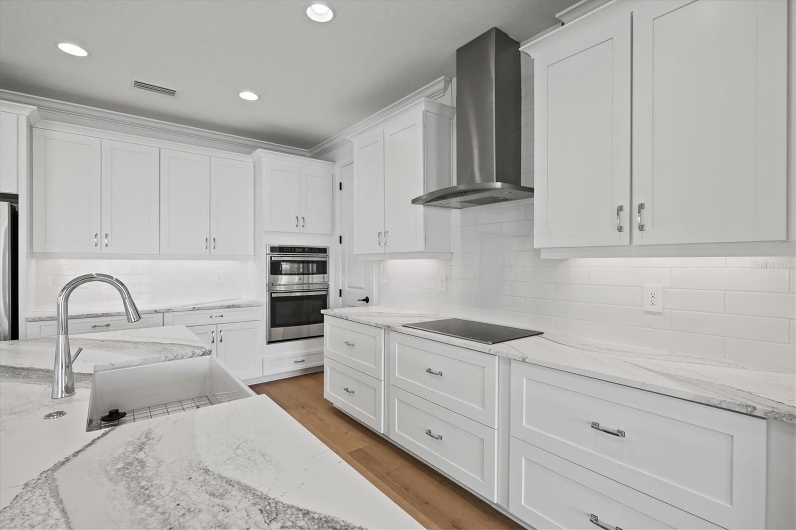 Listing Image #11
