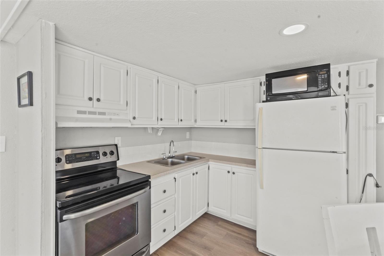 Listing Image #9