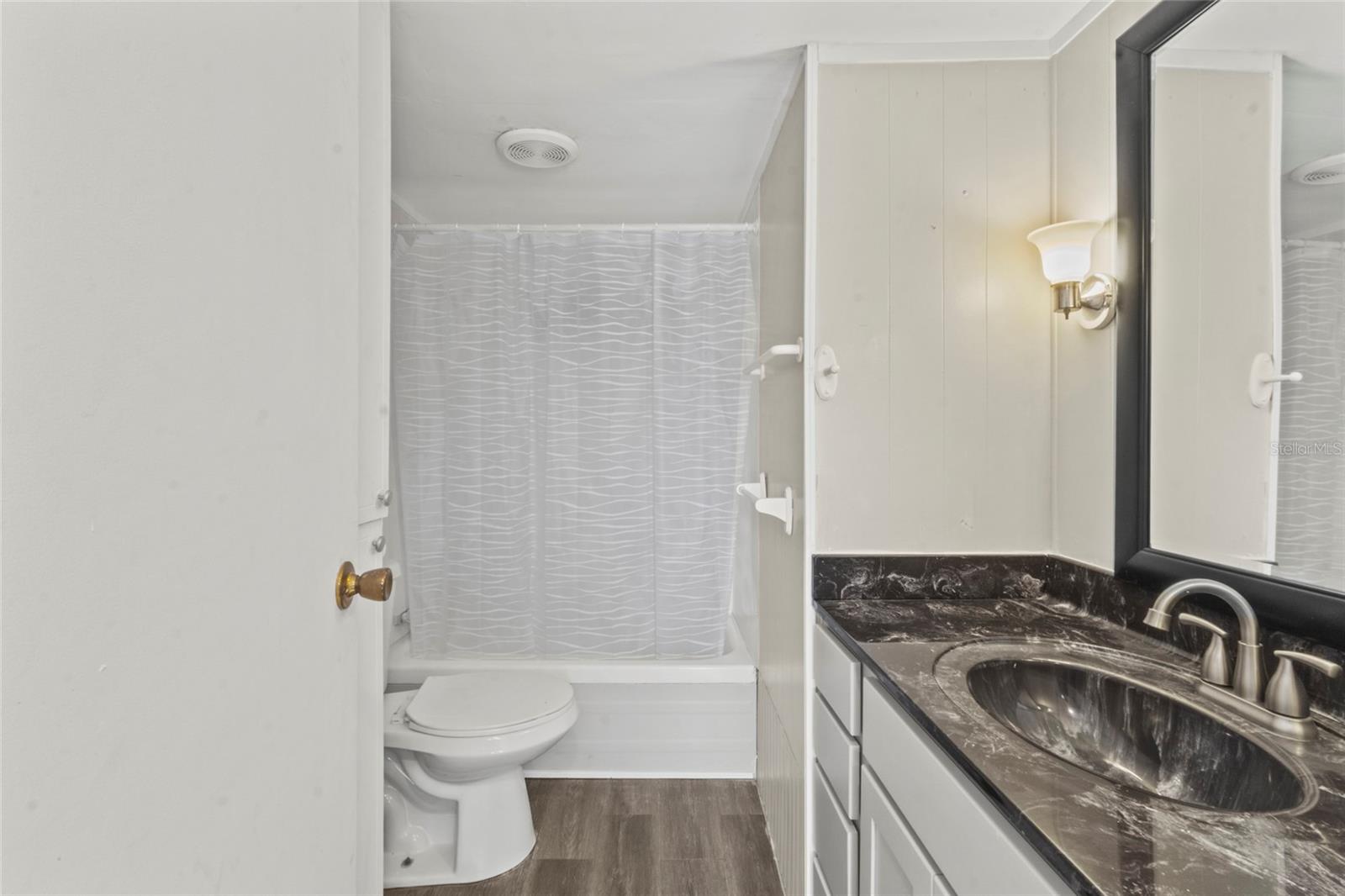 Listing Image #12