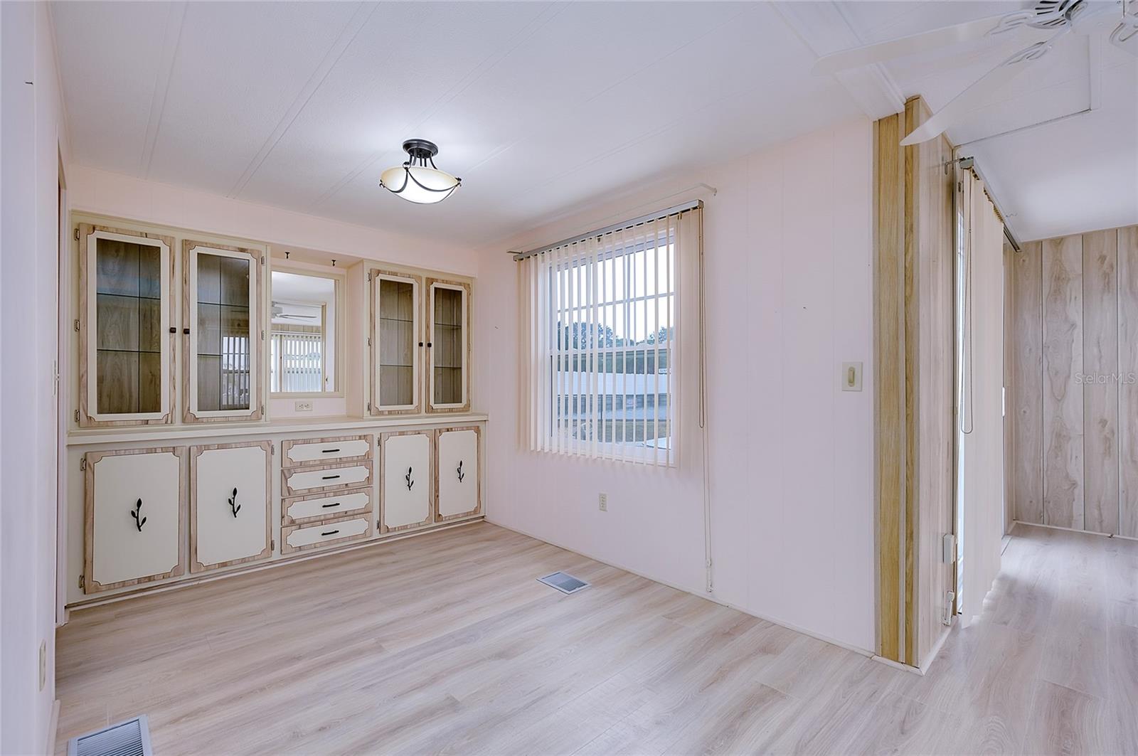 Listing Image #8