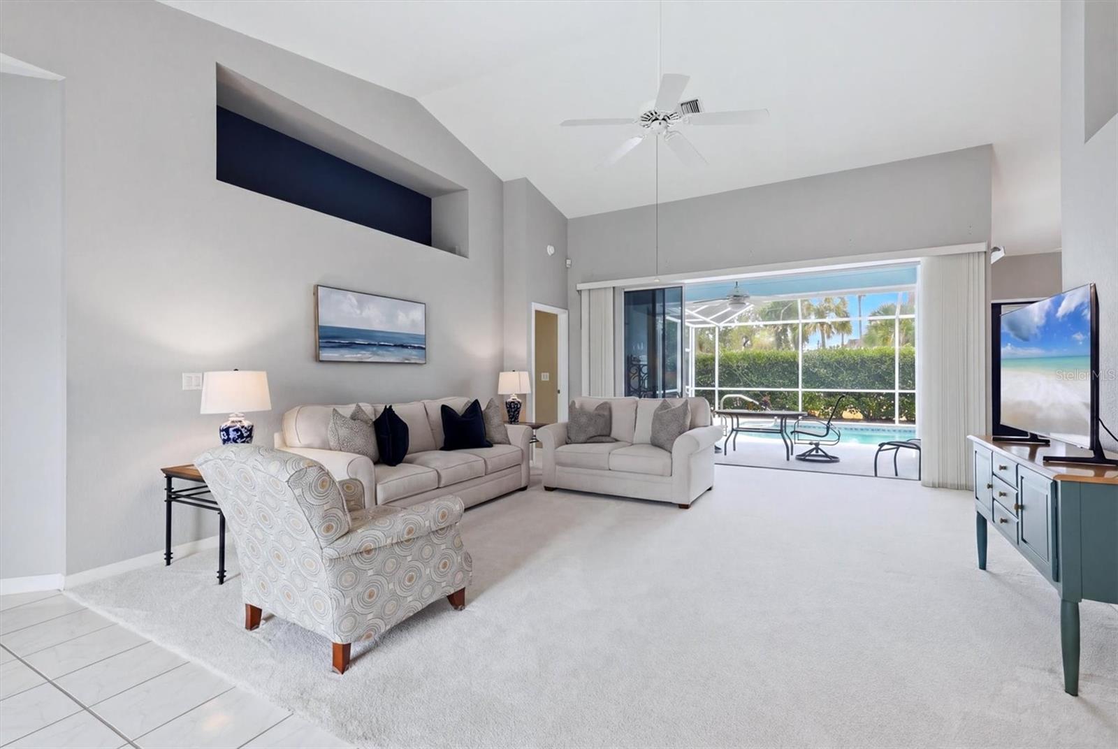Listing Image #10