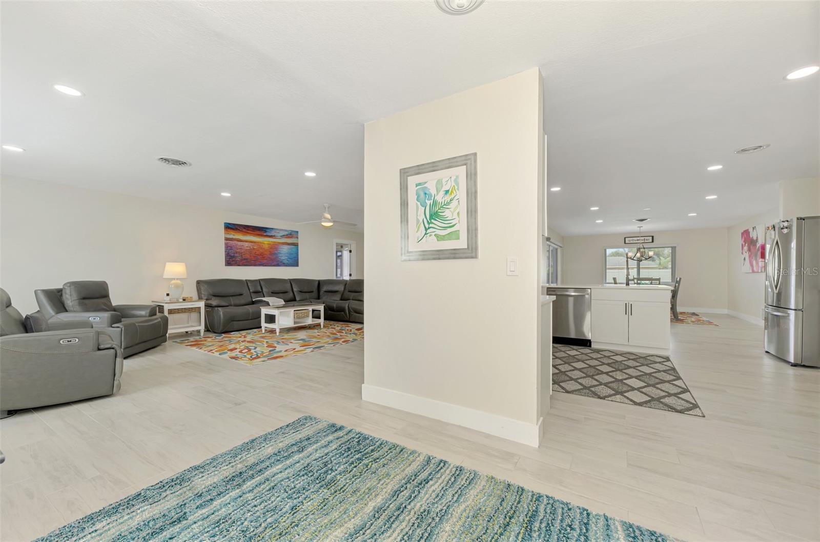 Listing Image #12