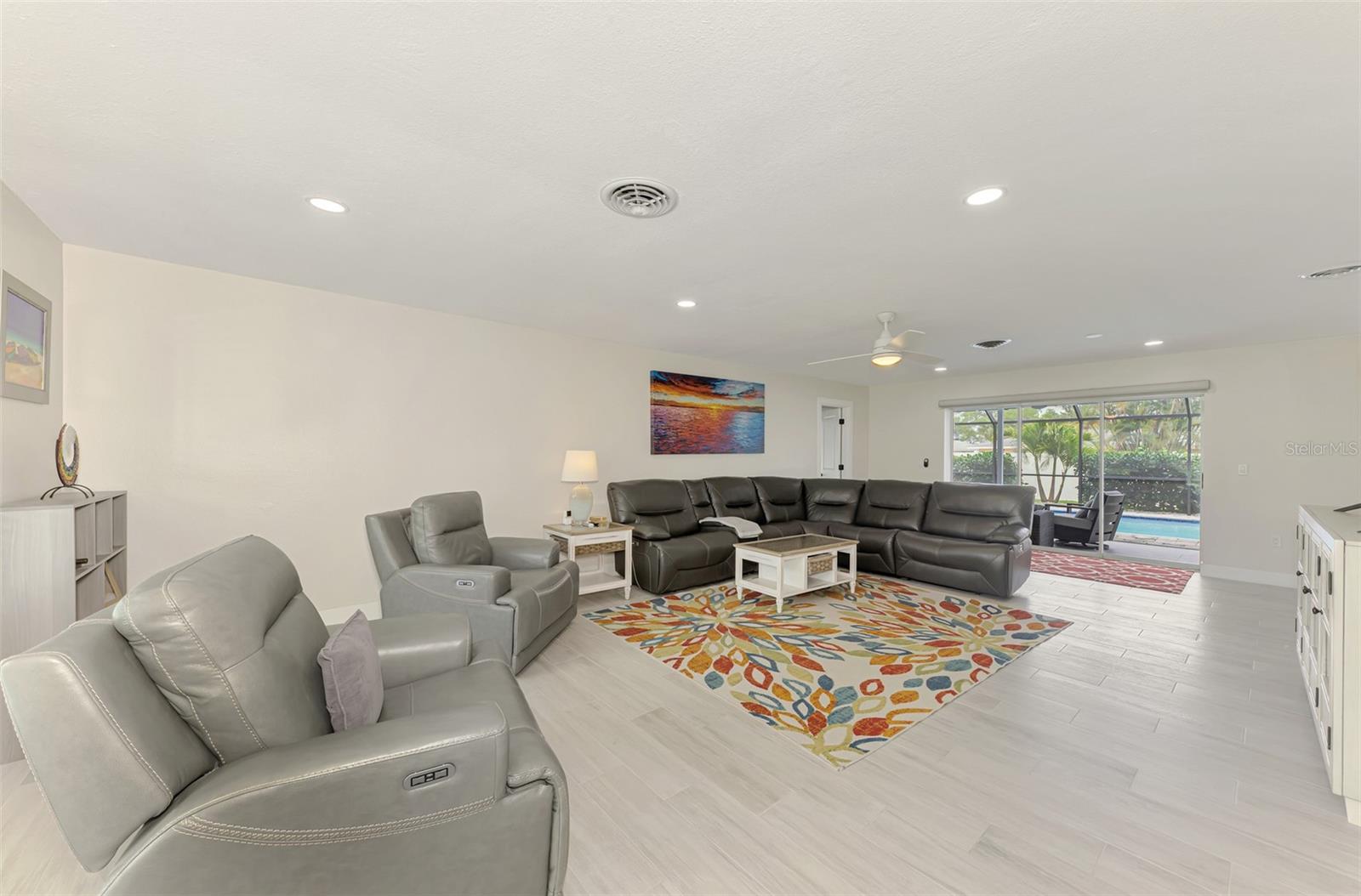 Listing Image #13