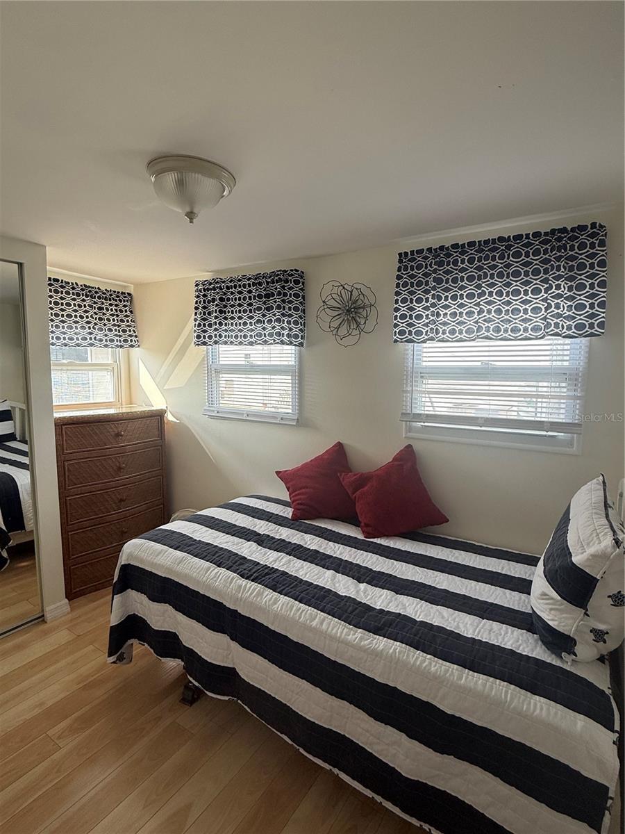 Listing Image #4