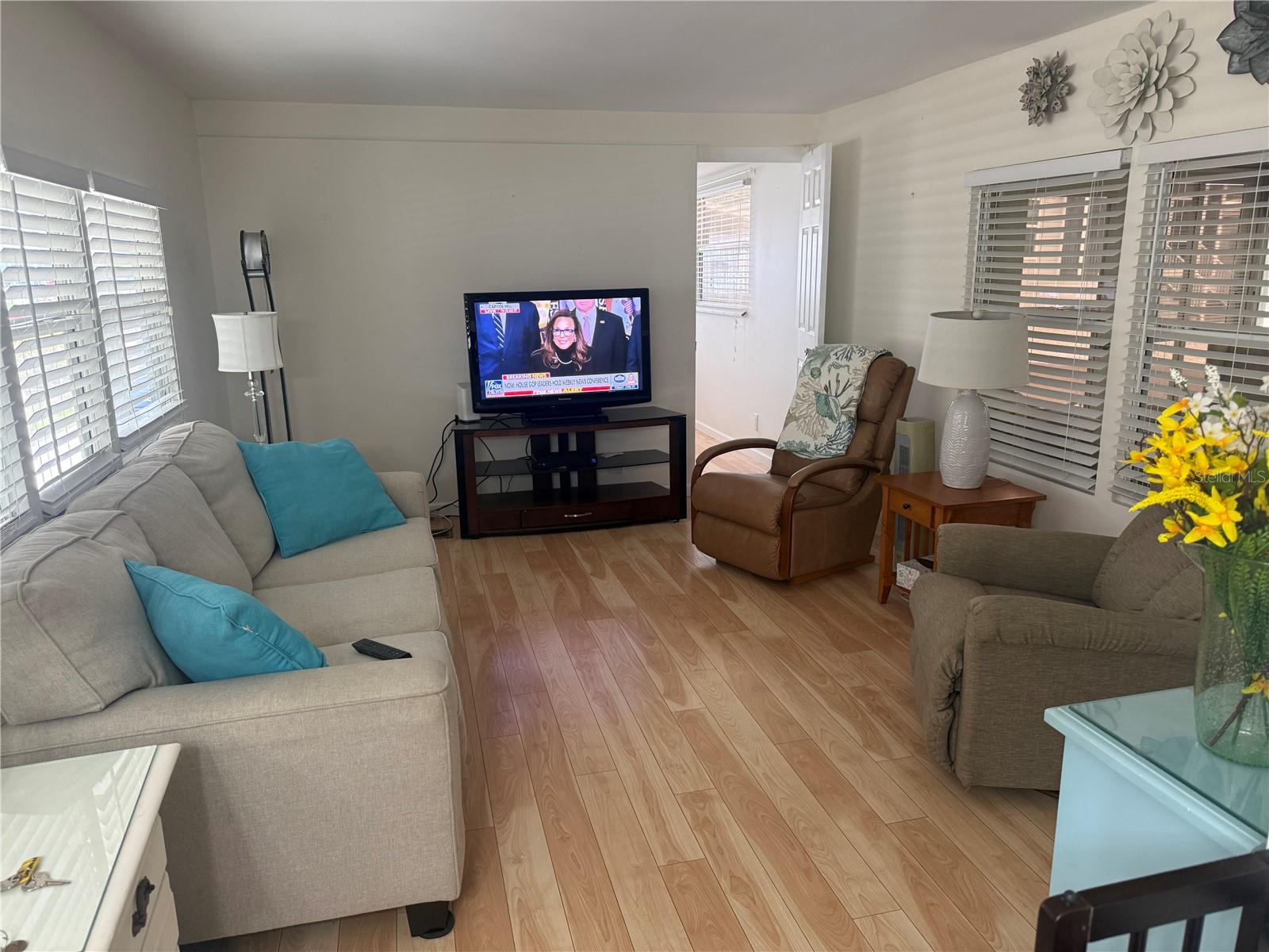 Listing Image #7