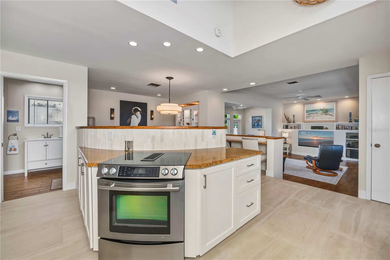 Listing Image #12