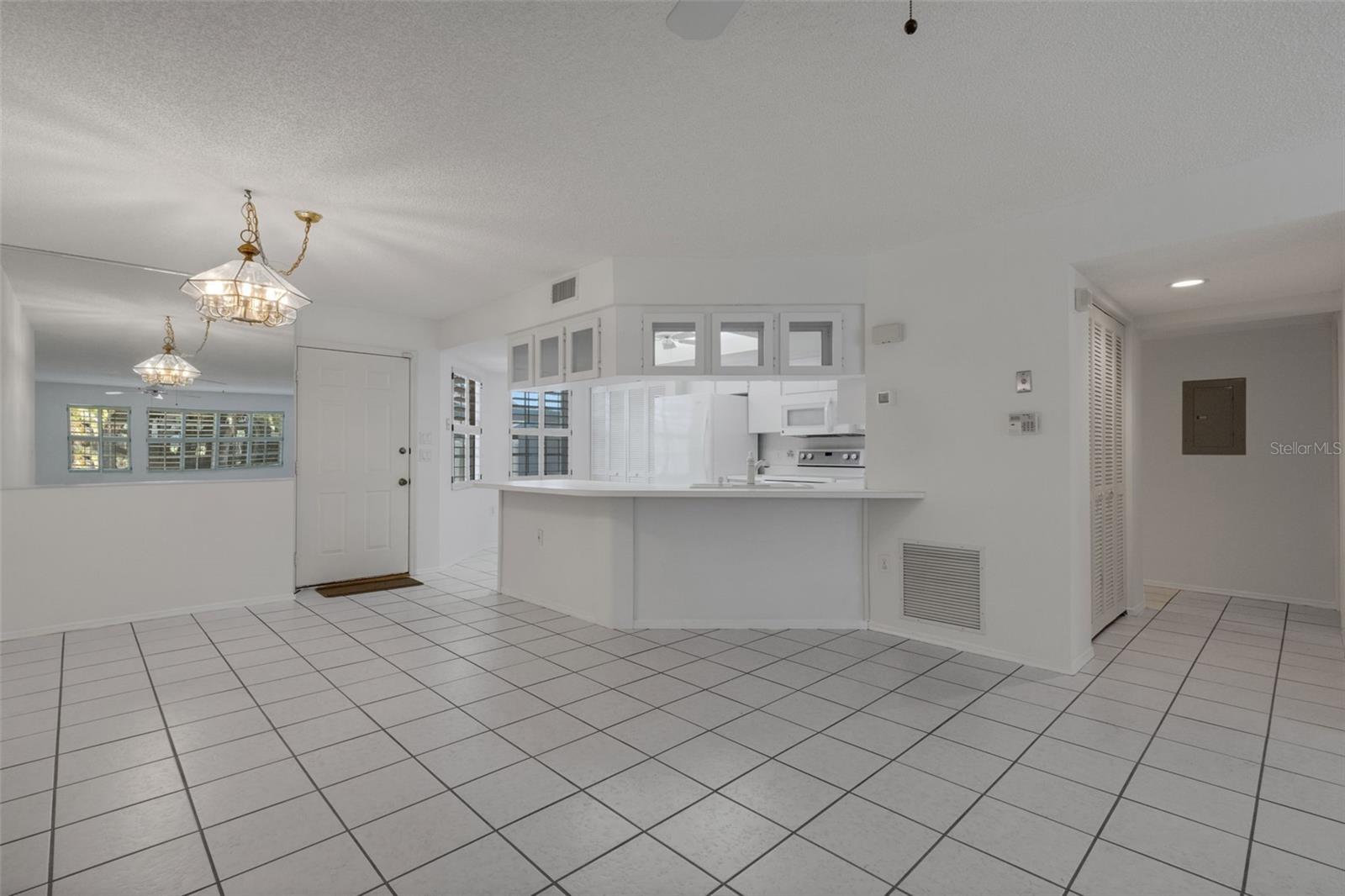 Listing Image #9