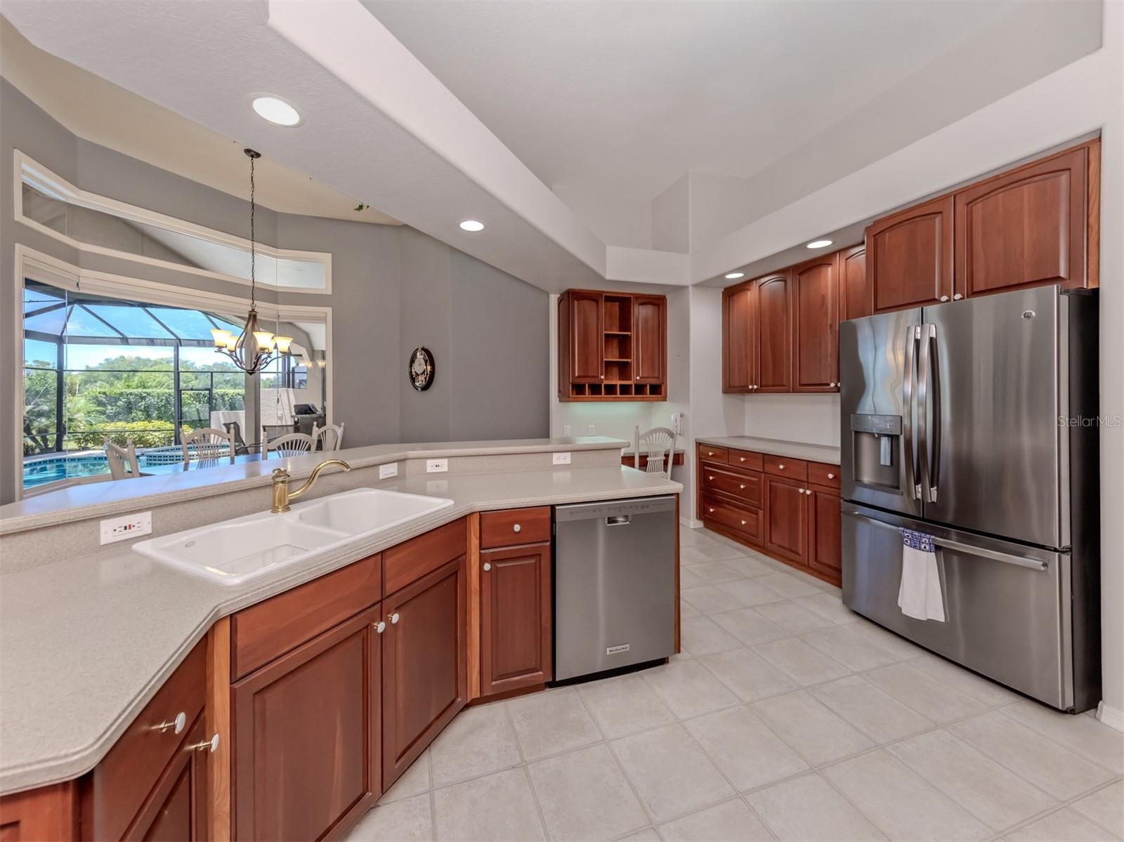 Listing Image #11