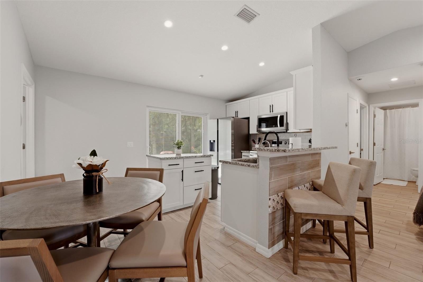 Listing Image #8