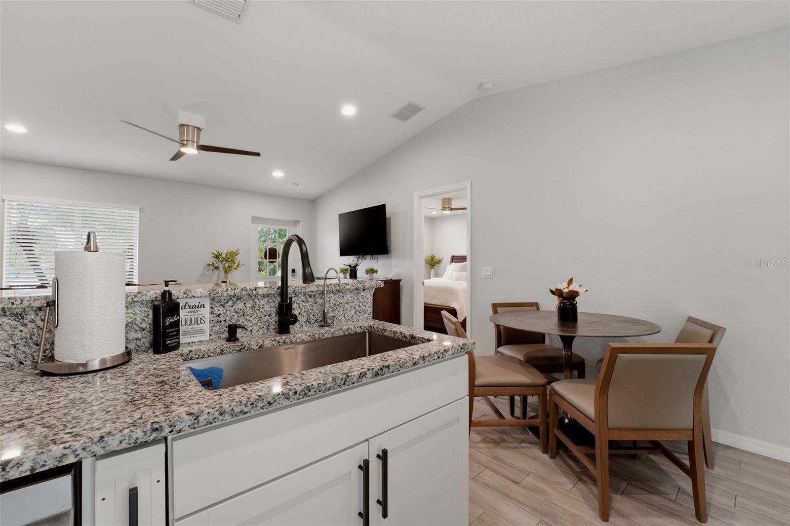 Listing Image #11