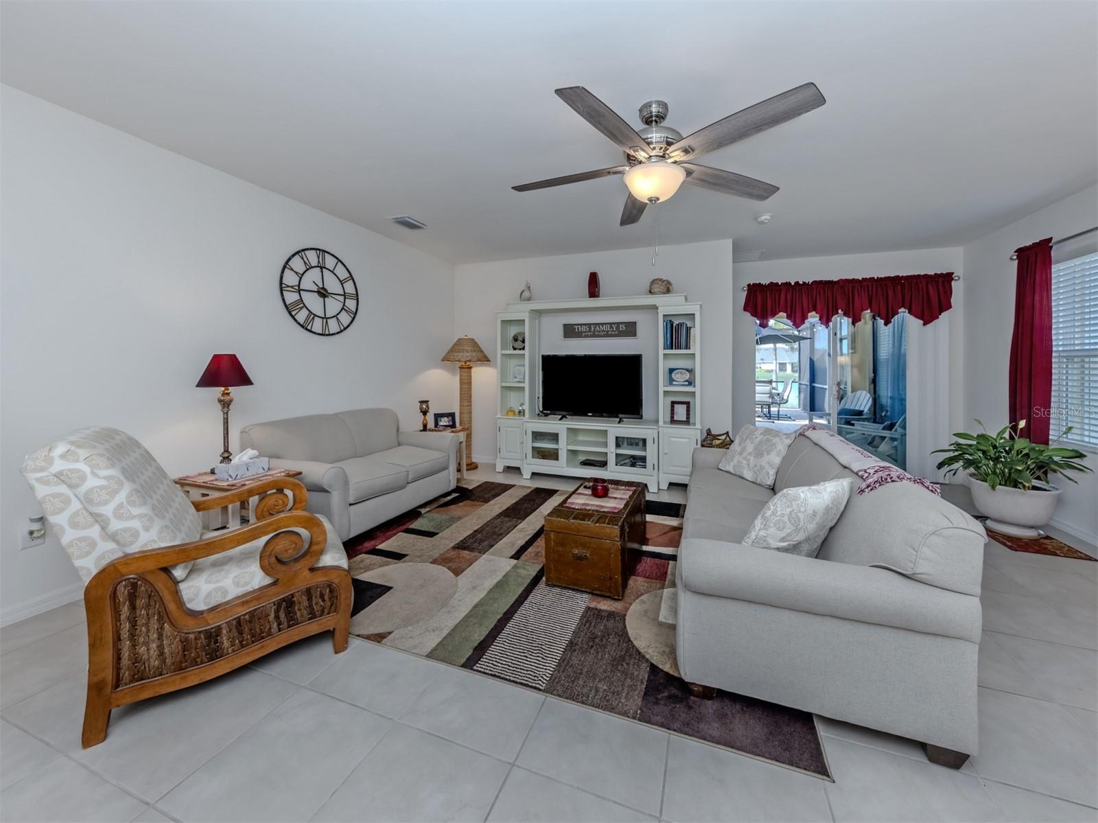 Listing Image #11