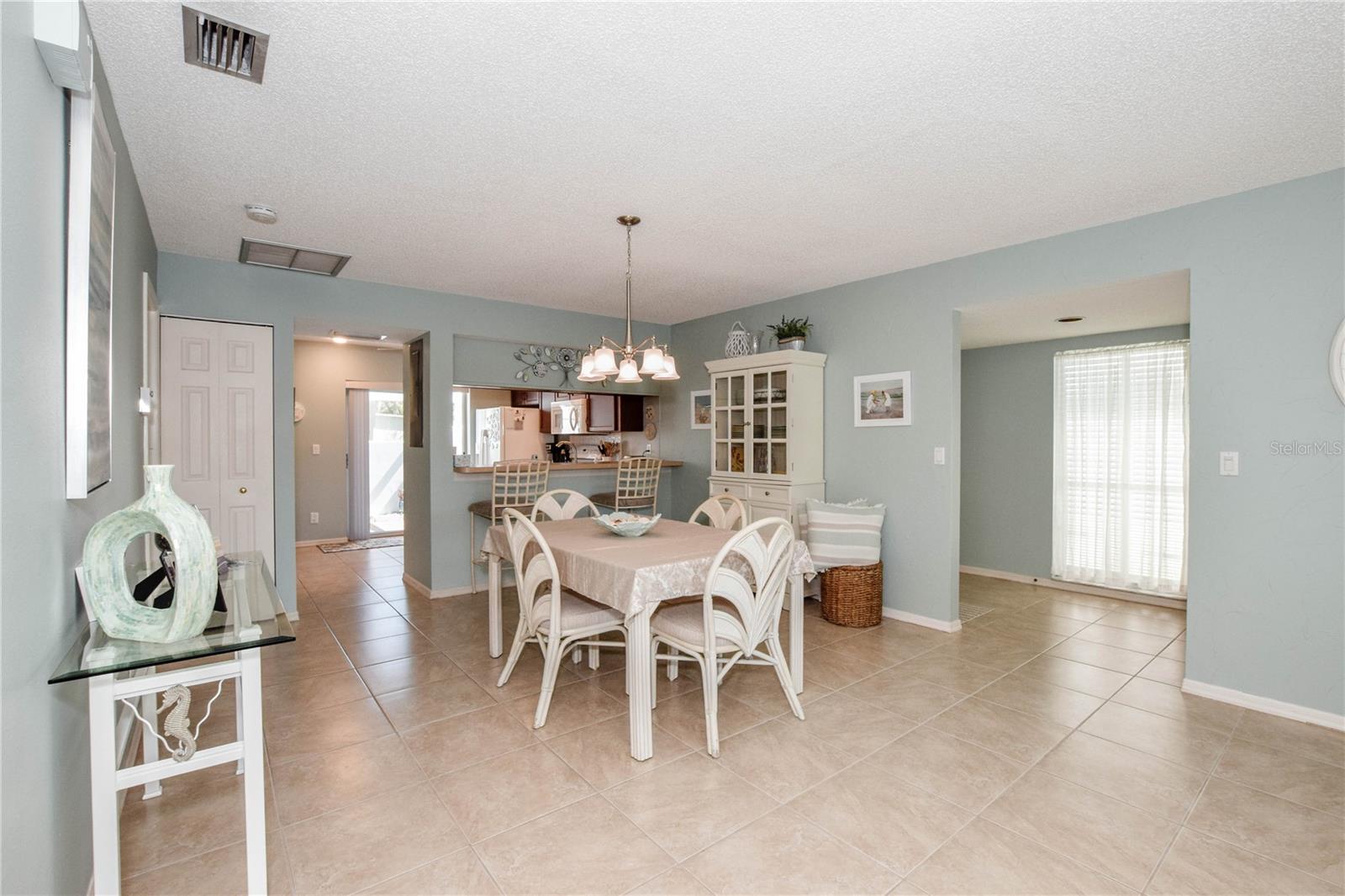 Listing Image #12