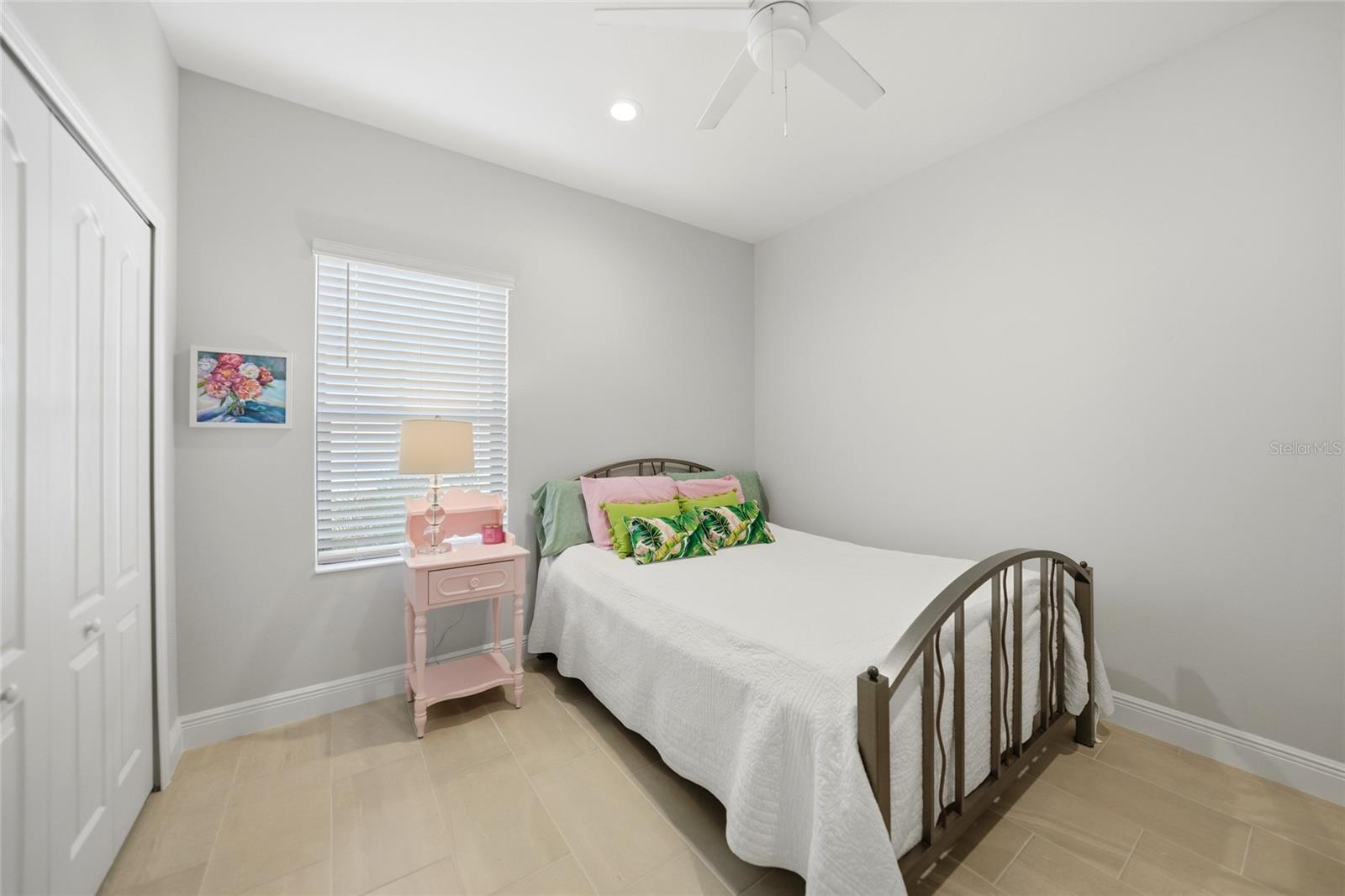 Listing Image #18