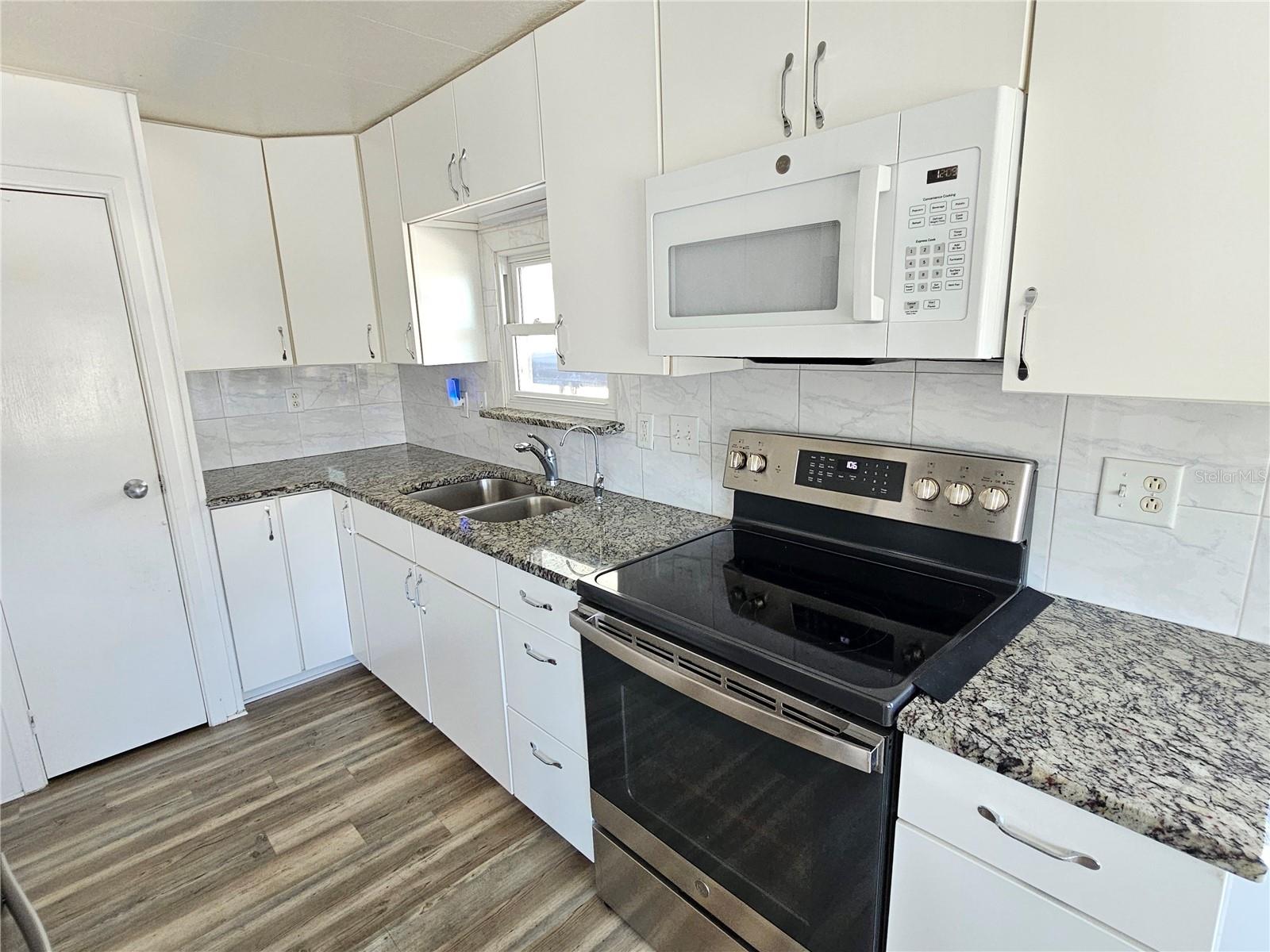 Listing Image #5