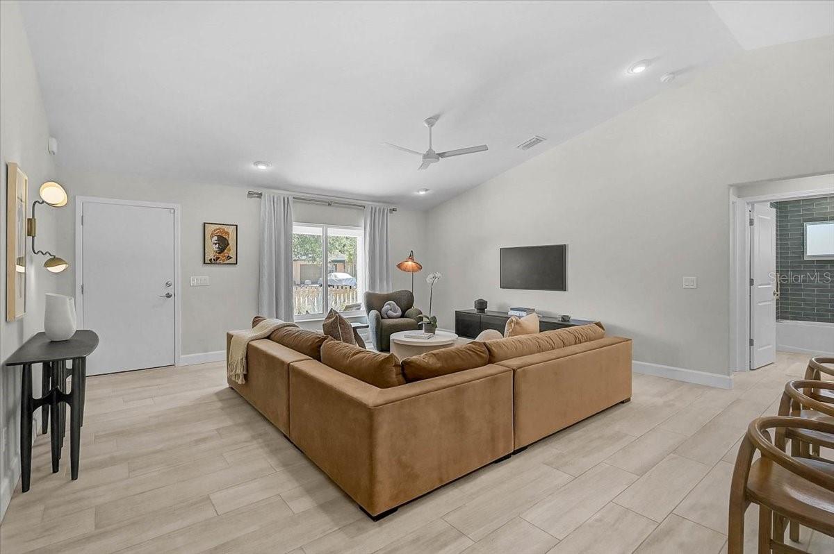 Listing Image #7