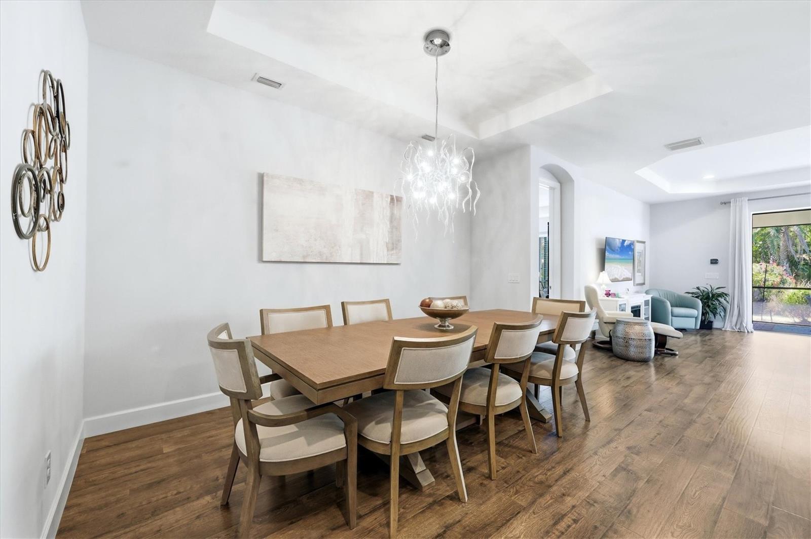Listing Image #12
