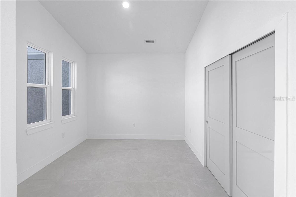 Listing Image #11