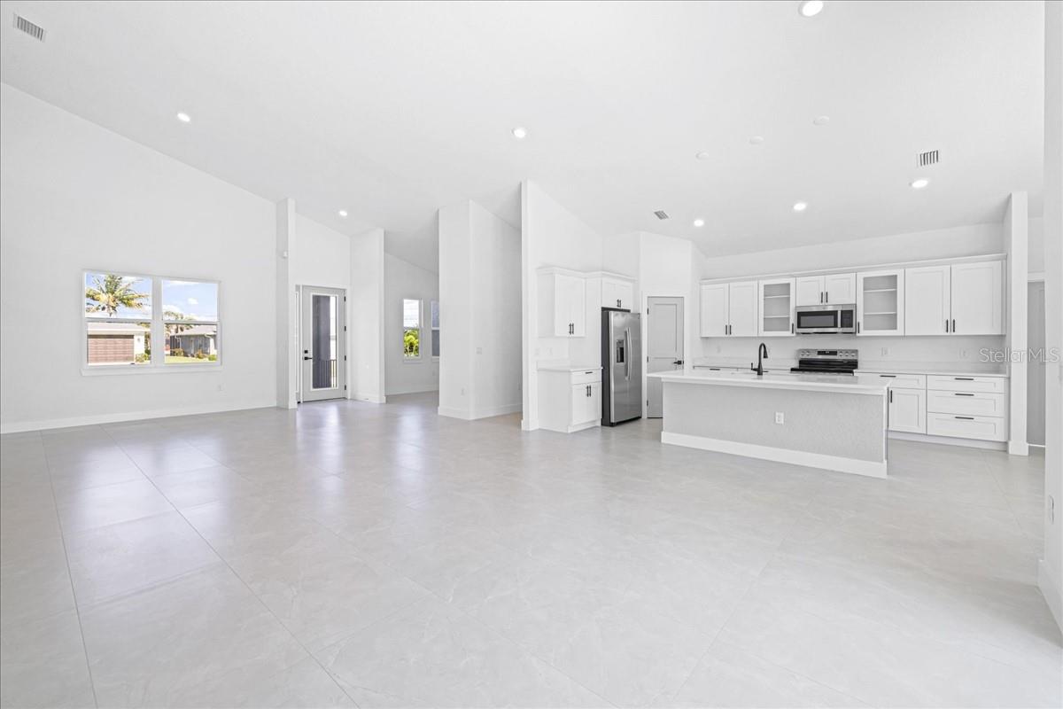 Listing Image #12