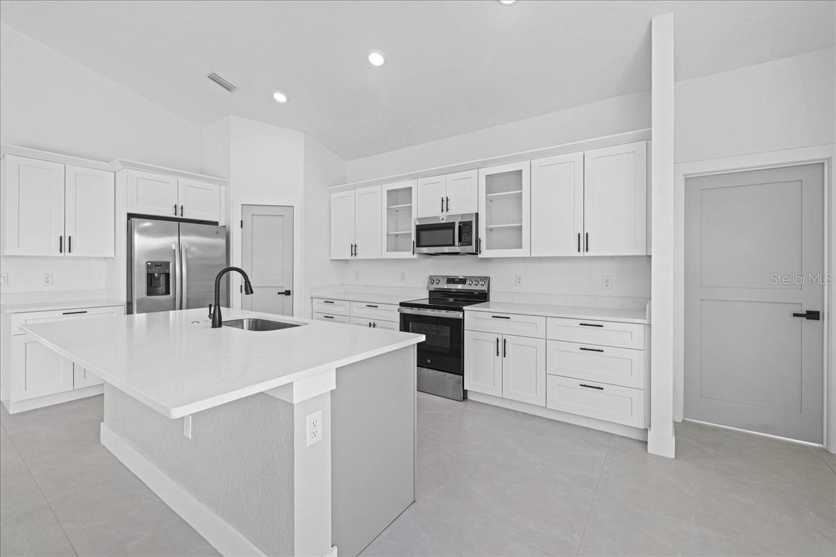 Listing Image #13