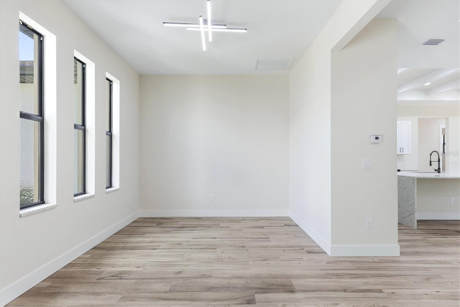 Listing Image #12