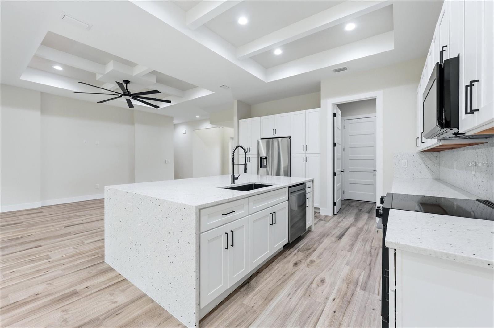 Listing Image #23