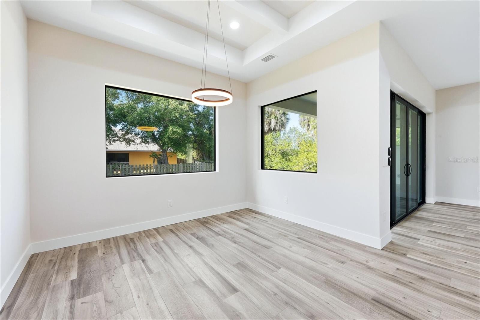 Listing Image #28