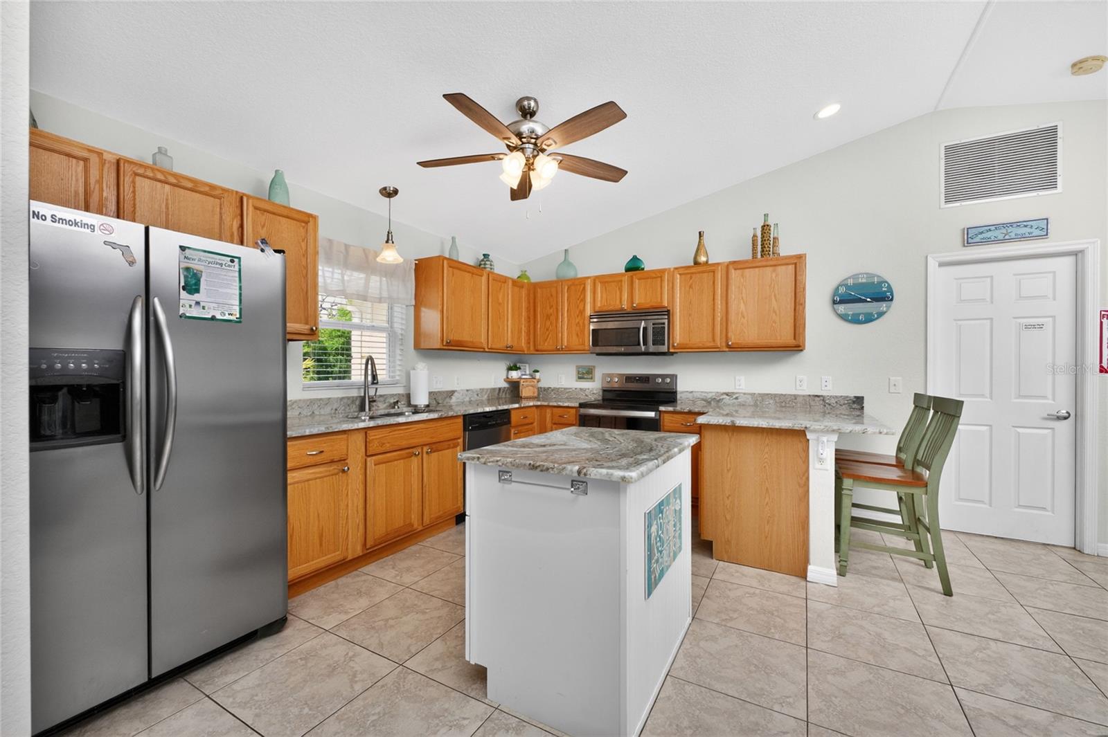 Listing Image #9