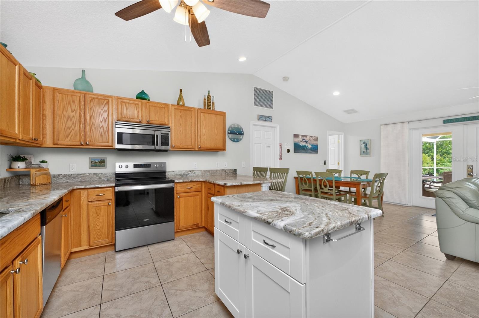 Listing Image #13