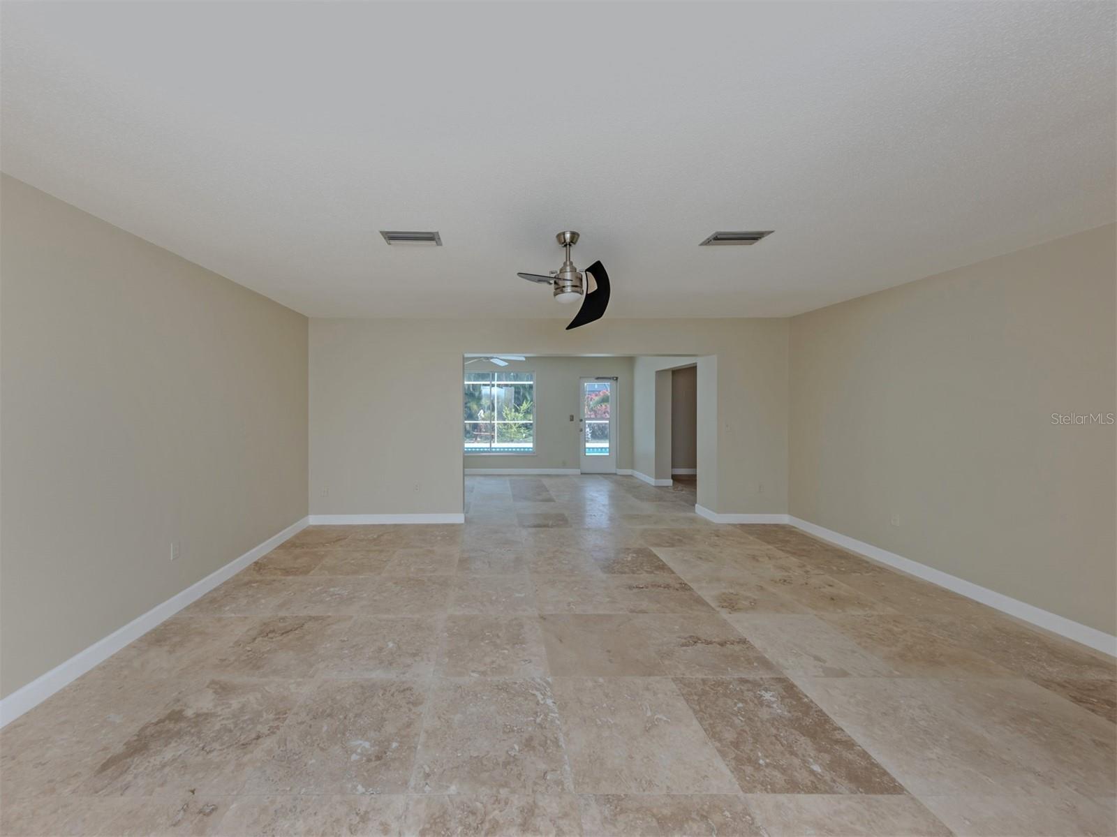 Listing Image #3