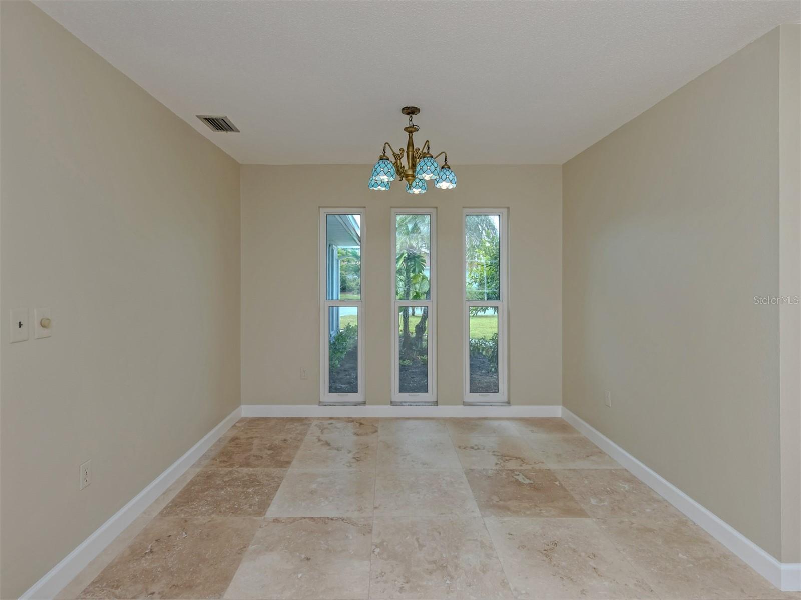 Listing Image #7
