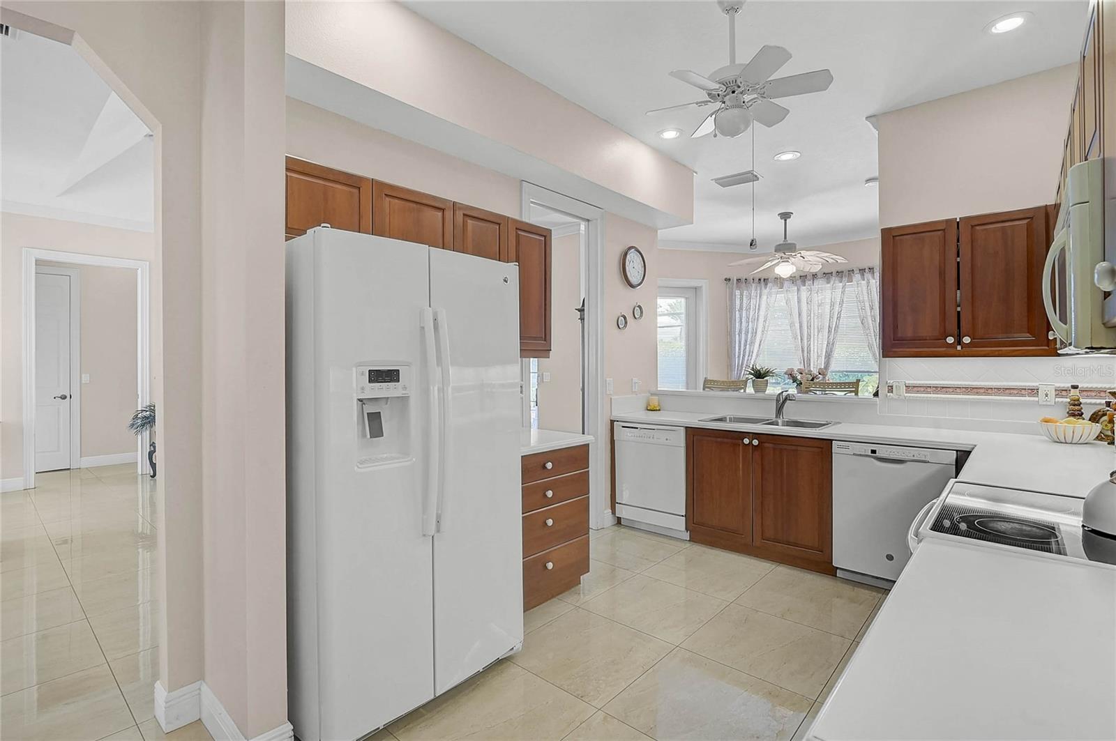 Listing Image #9