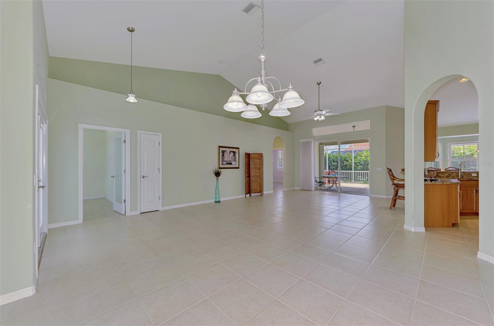 Listing Image #18